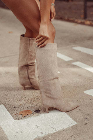 Laarzen met kitten heel suede khaki - Lova