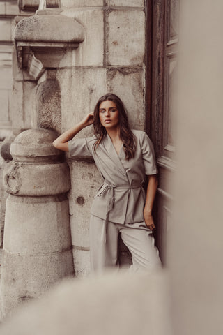 Blazer dames met ceintuur taupe - Mia