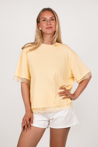 T-shirt met kant geel - Bellami