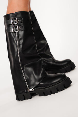 Hohe schwarze Stiefel mit Schnallen - Eliva