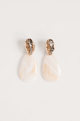 Ovale oorhangers beige - Olena