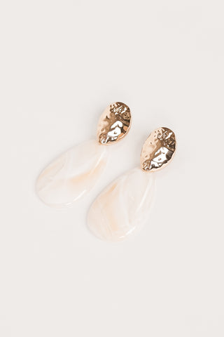 Ovale oorhangers beige - Olena