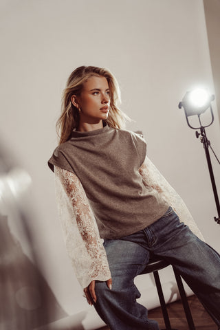 Kanten top doorschijnend beige - Fenna