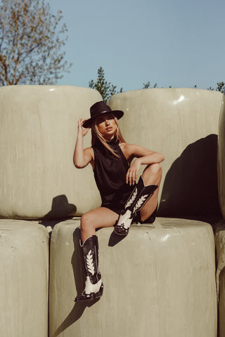Playsuit satijn met halter model zwart - Trix