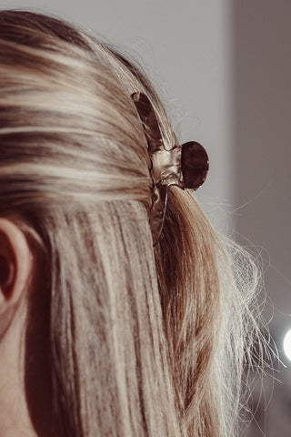 Haarclip klein smal marmer bruin - Bodie