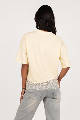 Oversized t-shirt met kanten onderzijde geel  - Elvia