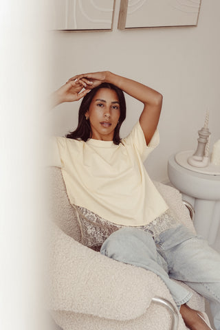 Oversized t-shirt met kanten onderzijde geel  - Elvia