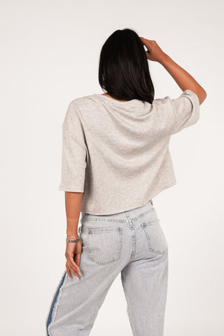 Cropped t-shirt soft grijs - Leslie