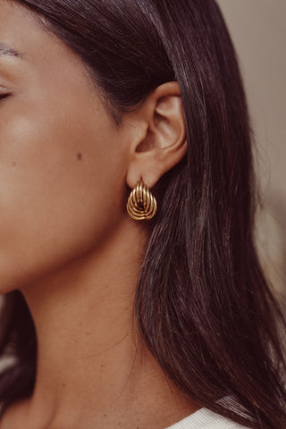 Oorhangers goud statement - Lavina