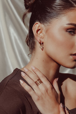 Oorringen hartjes hanger strass goud - Jaylin