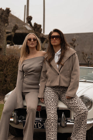 Off shoulder top met flared mouwen taupe - Scout