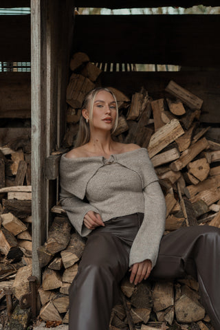 Off shoulder top met buckle taupe - Lotus