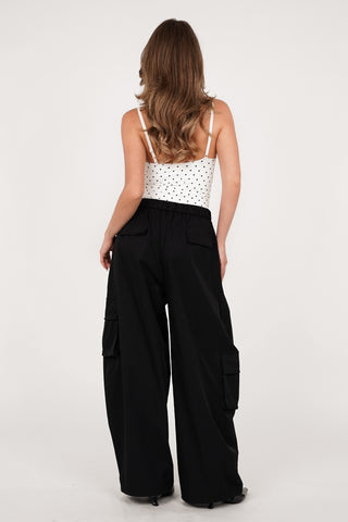 Spodnie jogger Parachute z kieszeniami cargo, czarne – Mexy