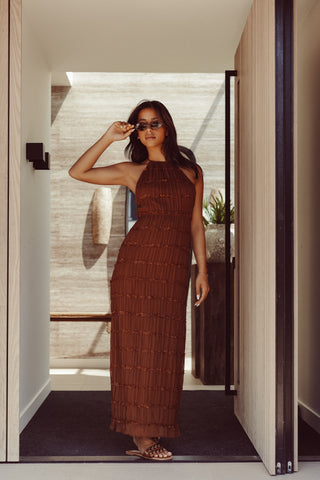Maxi jurk met halter en open rug bruin - Romy