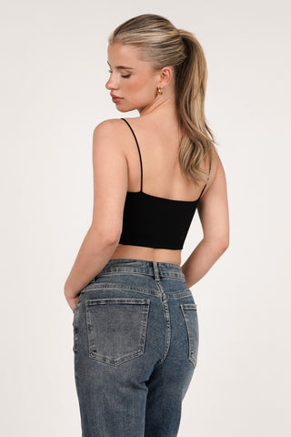 Crop top met v-hals en spaghetti bandjes zwart - Lottie