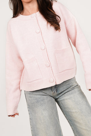 Gebreid vest met knopen licht roze - Ezra
