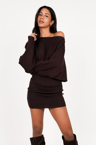 Gebreide rib jurk met wijde mouwen bruin - Kyra