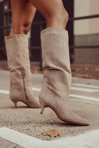 Laarzen met kitten heel suede khaki - Lova