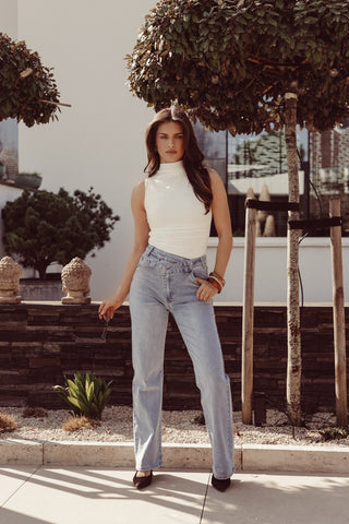 Mouwloze top met stretch wit - Cecile