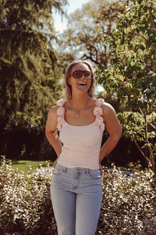 Mouwloze rib top met roosjes roze - Lydia