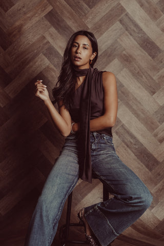 One shoulder top met omslag detail bruin - Veerle