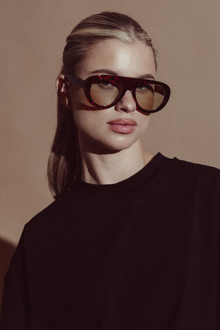 Oversized zonnebril afgerond bruin - Chiara