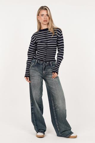 Stretch top gestreept met knoopjes donker blauw - Yasmine