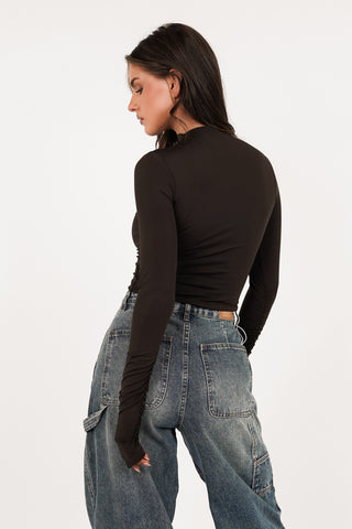 Stretch top met plooien bruin - Ellen