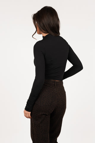 Stretch top met plooien zwart - Ellen