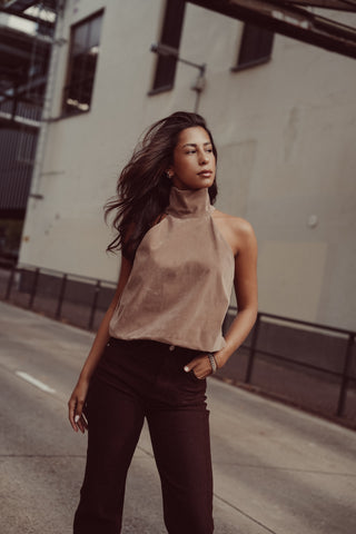 Suede halter top taupe - Lesley