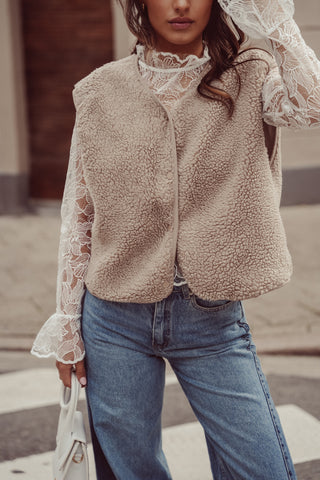 Teddy gilet met drukknopen beige - Jessy