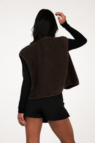 Teddy gilet met drukknopen bruin - Jessy