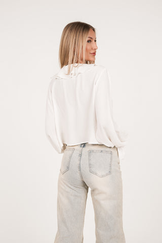 Witte blouse met ruffles en strikjes - Peggy