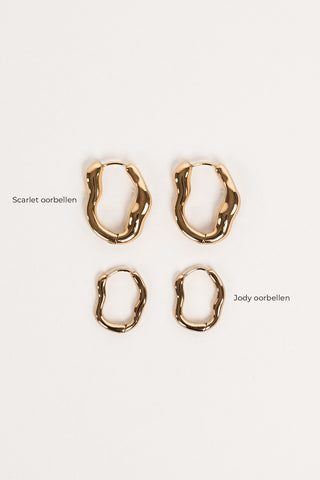 Organische oorhangers goud - Scarlet